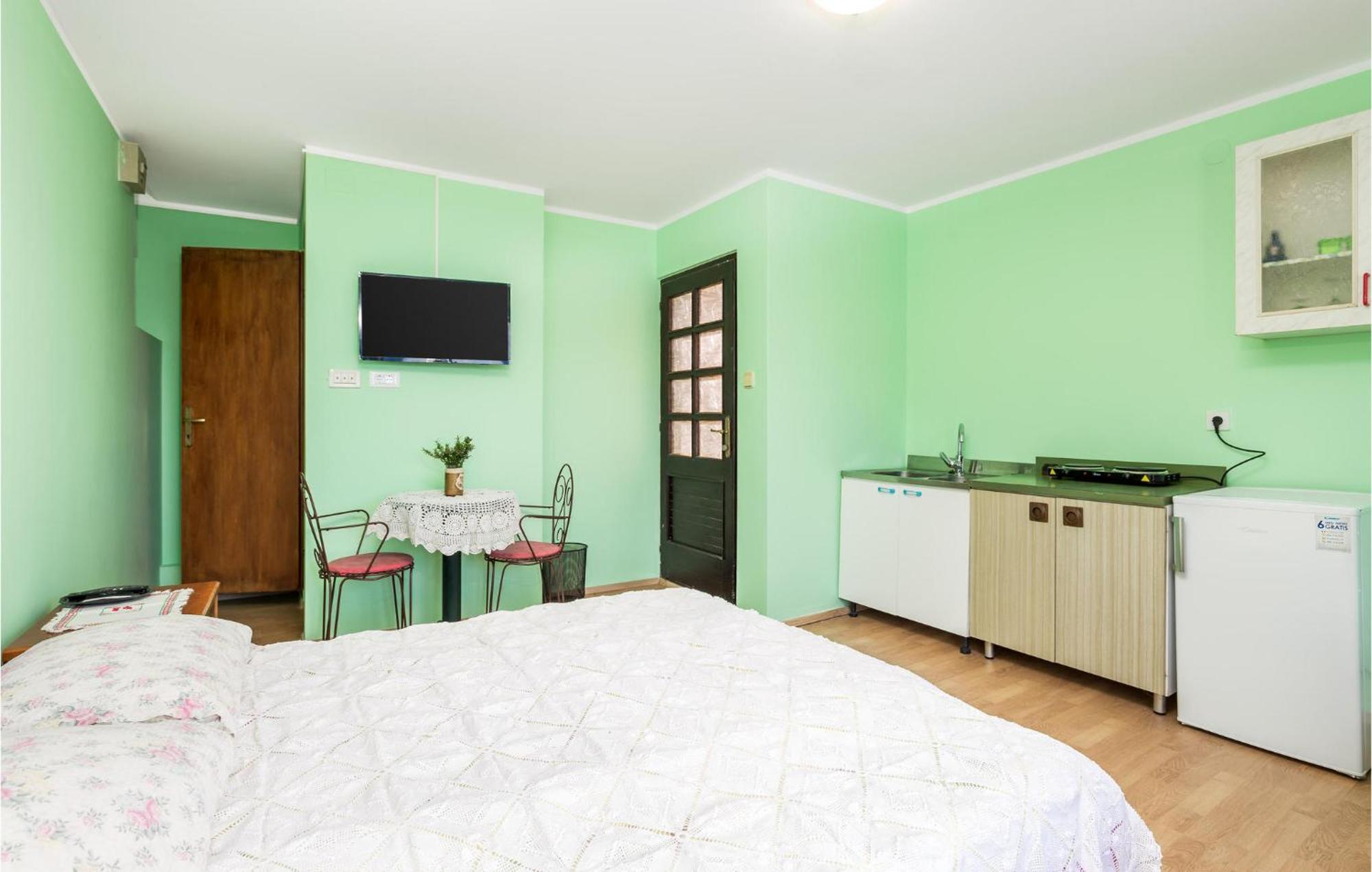 Cozy Apartment In Starigrad With House Sea View Exterior foto
